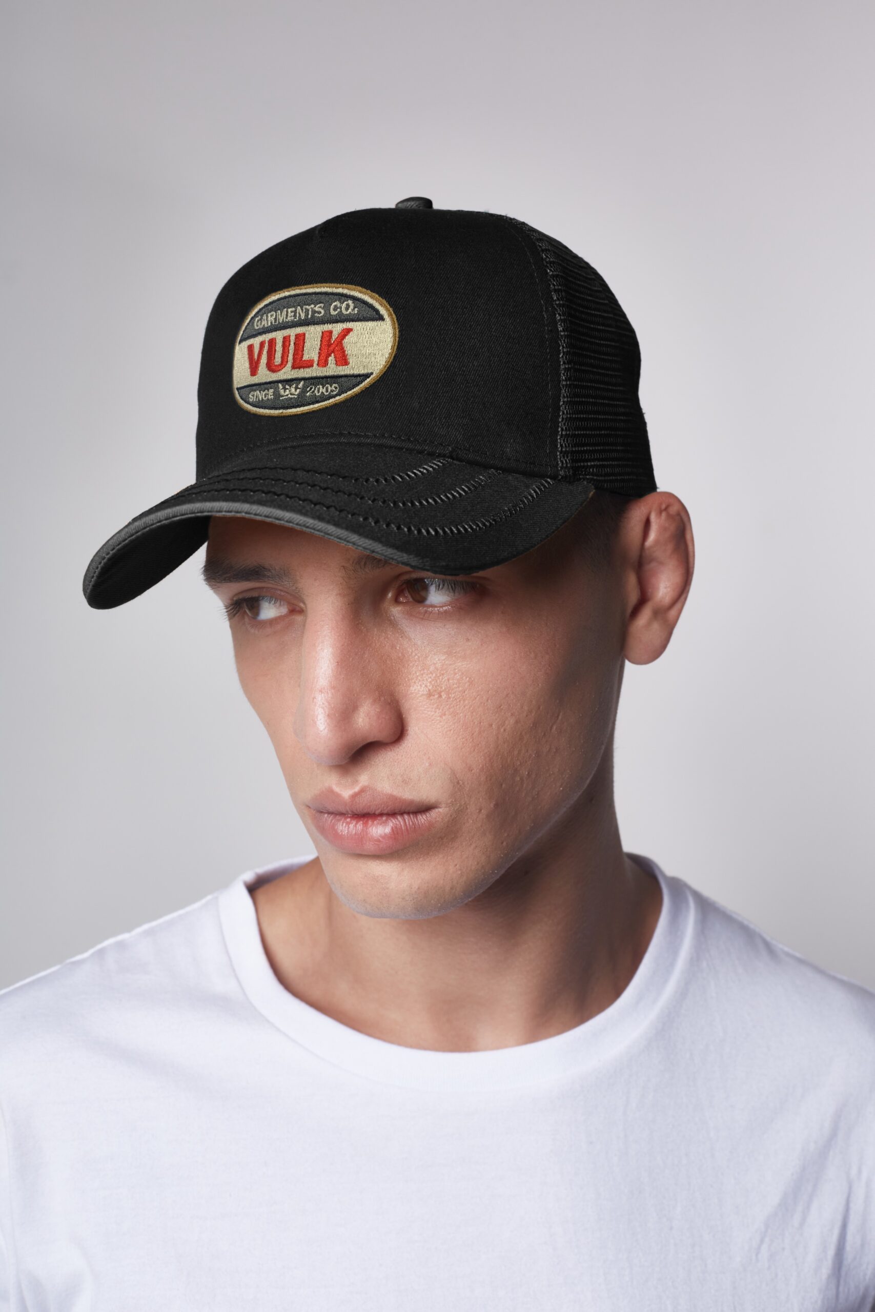 Gorra VULK Signal Trucker Black - Ropa and Roll shop online