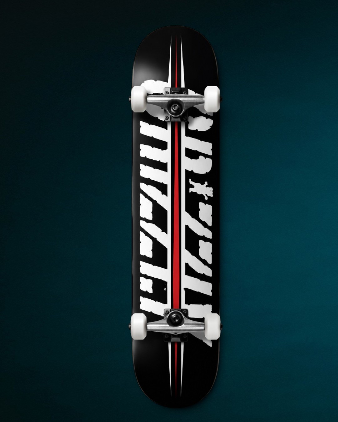 skate grizzly DOWN THE MIDDLE ropa and roll 1-Photoroom